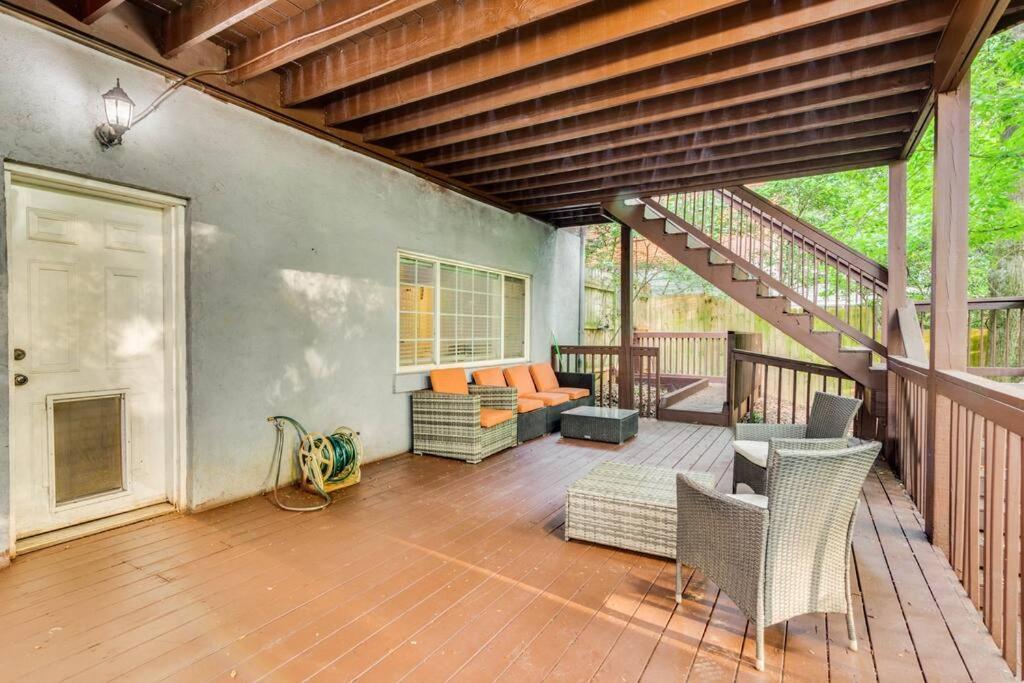 Stunning Atl 5Bdr Home Near Cdc Emory Sleeps 12アトランタ エクステリア 写真
