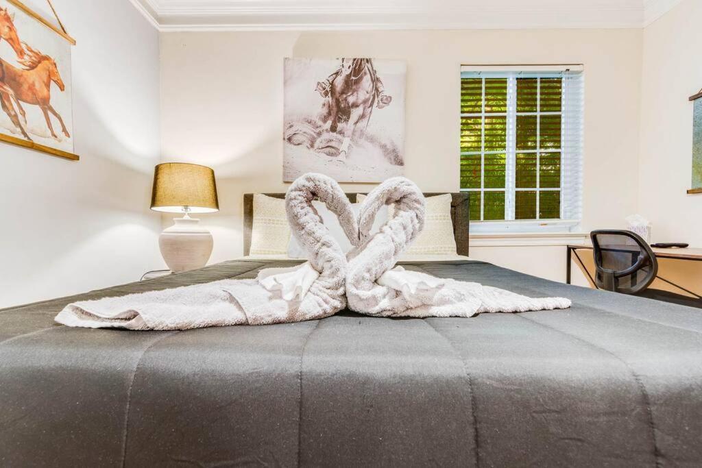 Stunning Atl 5Bdr Home Near Cdc Emory Sleeps 12アトランタ エクステリア 写真