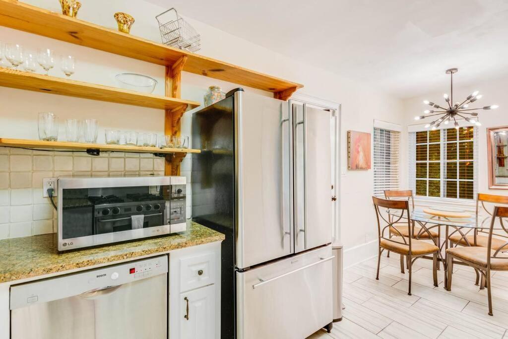 Stunning Atl 5Bdr Home Near Cdc Emory Sleeps 12アトランタ エクステリア 写真