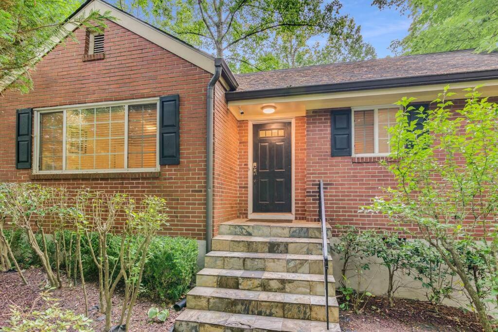 Stunning Atl 5Bdr Home Near Cdc Emory Sleeps 12アトランタ エクステリア 写真