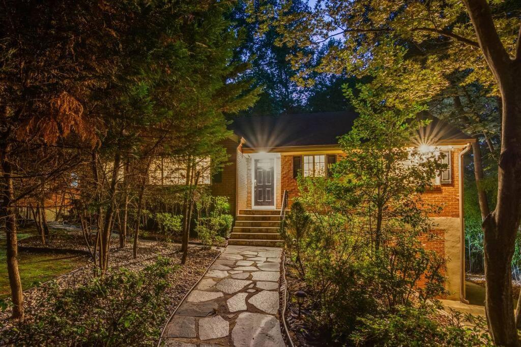 Stunning Atl 5Bdr Home Near Cdc Emory Sleeps 12アトランタ エクステリア 写真