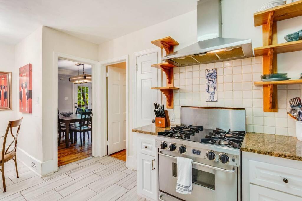 Stunning Atl 5Bdr Home Near Cdc Emory Sleeps 12アトランタ エクステリア 写真